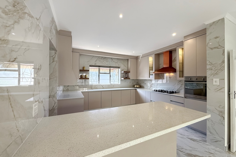 5 Bedroom Property for Sale in De Tijger Western Cape